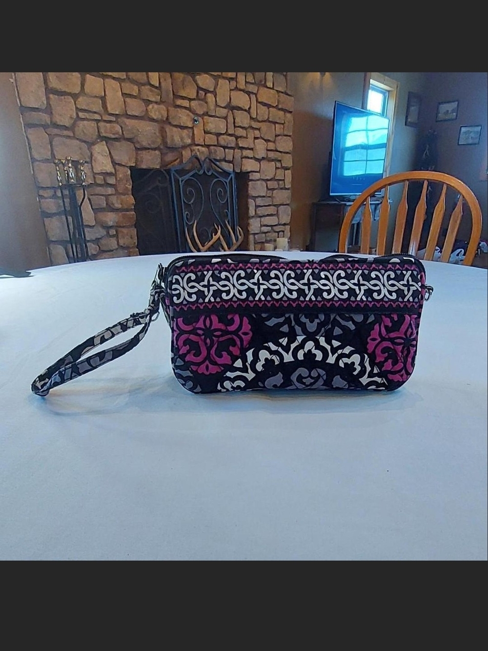 Vera Bradley small quilted cotton wristlet retired pattern "Canterbury Magenta
